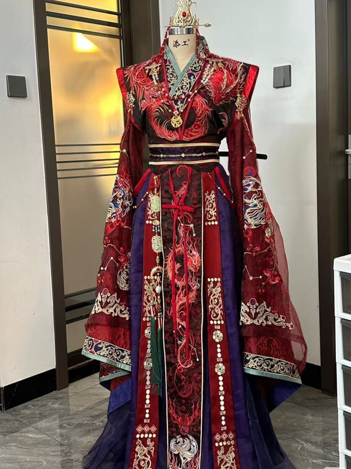 雲間山澤漢服ドレス 女性用 女帝風 漢服要素入り 漢服衣装  - Summer Clothing Styles For Women のレビューと価格